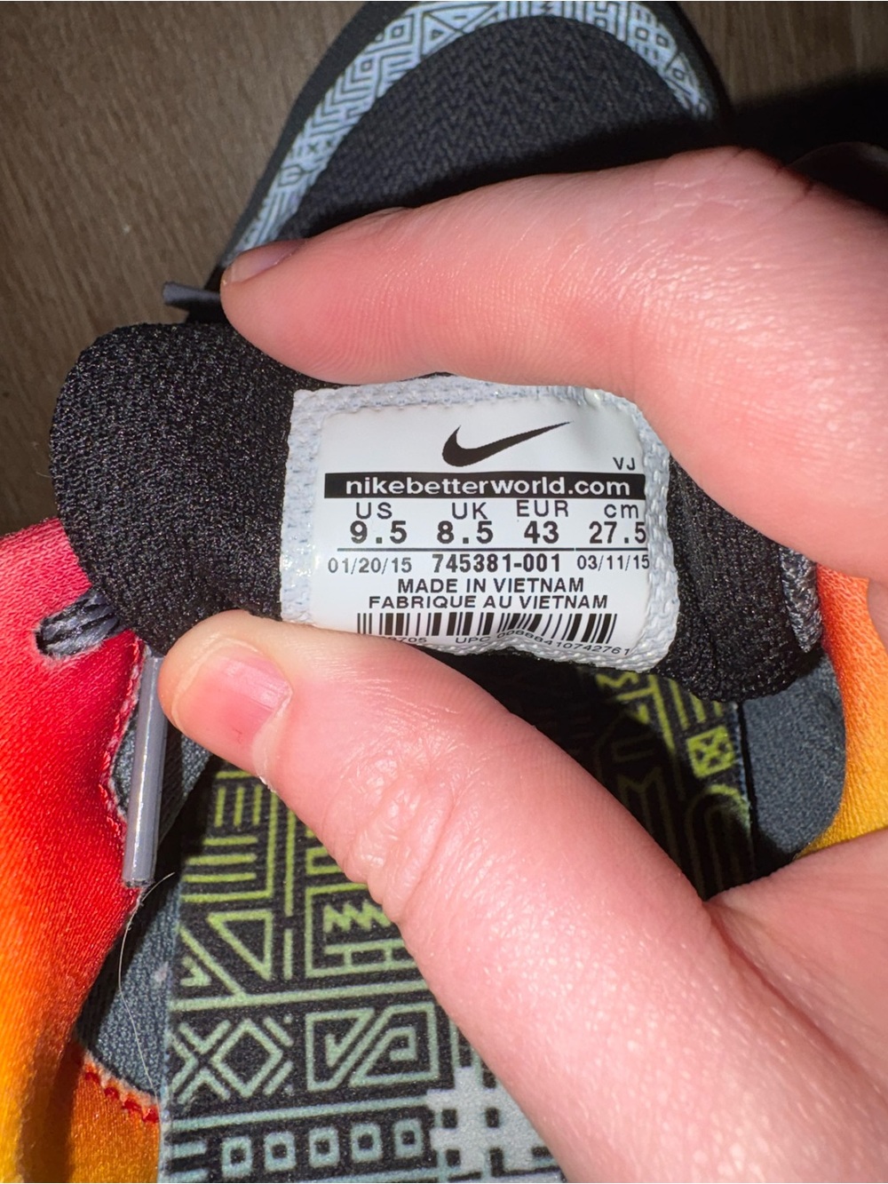 Nike Women’s Gray Athletic Shoes with Rainbow Collar - Picture 4 of 4